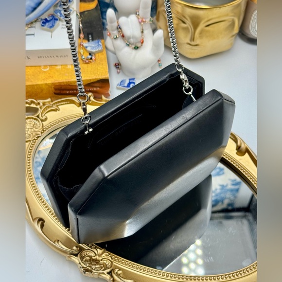 🆕 LULU GUINNESS 🧿 NWOT Black Leather Gem Clutch on a Chain - Picture 7 of 16